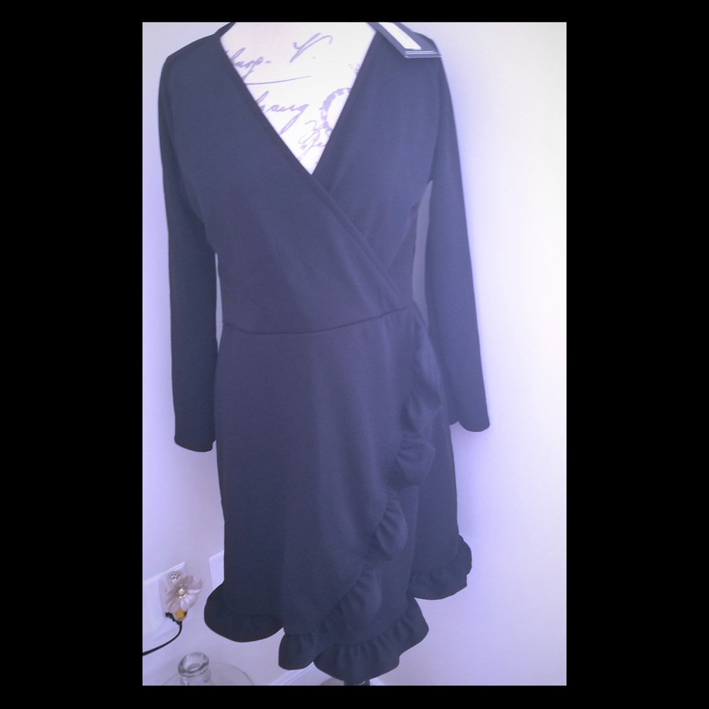 PrettyLittleThing Black Dress